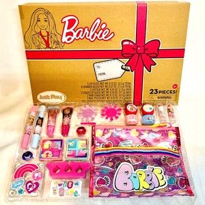 SOLD NIB Barbie Deluxe Makeup Set with 23 PIECES